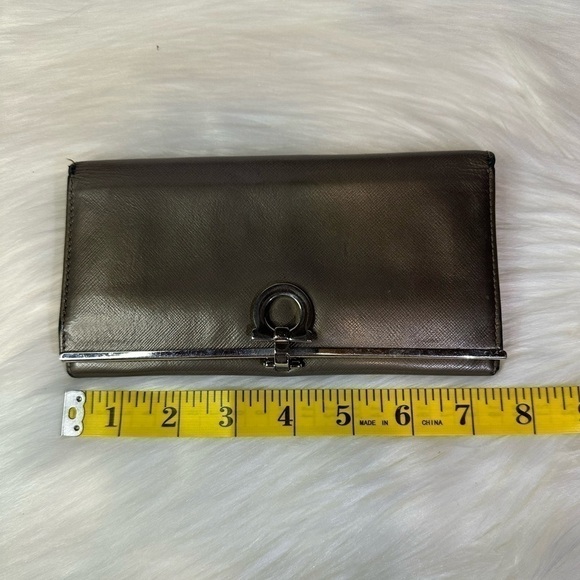 SALVATORE FERRAGAMO gancini long wallet in gun metal - Picture 16 of 16